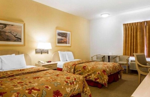 Watsonville Hotel | Pacific Coast Inn