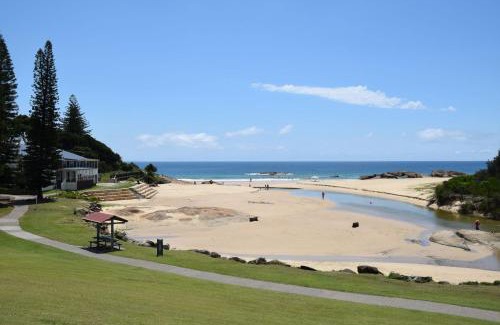 South West Rocks Apartment | Pacific Court no 3 - Bring your own linen.