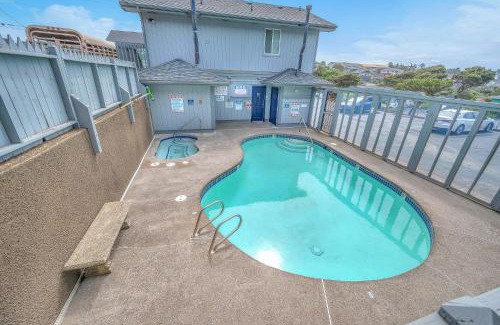 Newport House | Pacific Crest 306