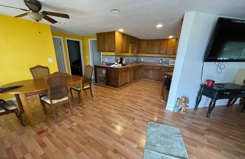 Lake Hughes House | Pacific Crest Hiking Trail 15 minute walk