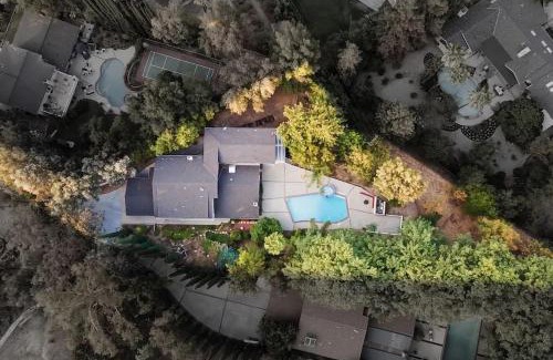 Calabasas House | Pacific Dreams Woodland Hills Distinguished 8 BR