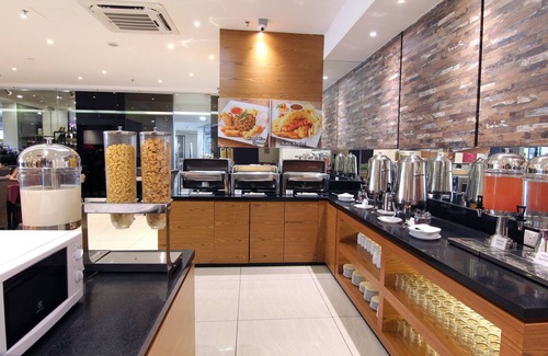 City Centre Hotel | Pacific Express Hotel Chinatown