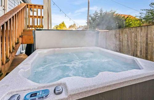 Rockaway Beach House | Pacific Getaway in Rockaway Beach