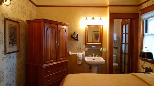 Pacific Grove Hotel | Pacific Grove Inn