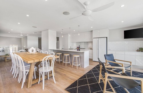 Crescent Head House | PACIFIC HOUSE - LUXURY HOLIDAY HOME WITH OCEAN VIEWS
