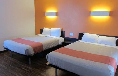 Townsite Hotel | Pacific Inn