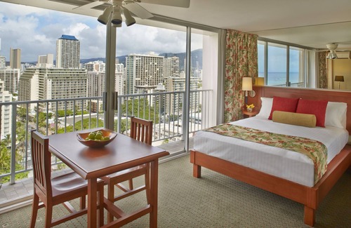 Waikiki Hotel | Pacific Monarch Hotel