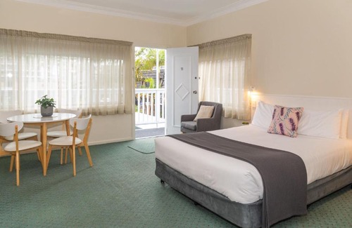 Forster Hotel | Pacific Motel 09