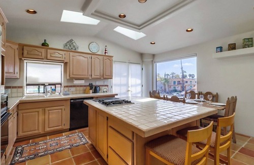 Ocean Beach House | Pacific OB Paradise: Walk to the beach!