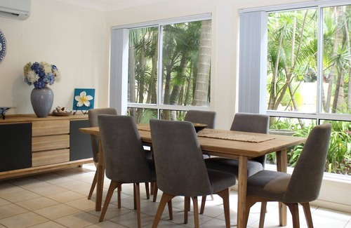 Elizabeth Beach House | Pacific Palms - Byo Linen