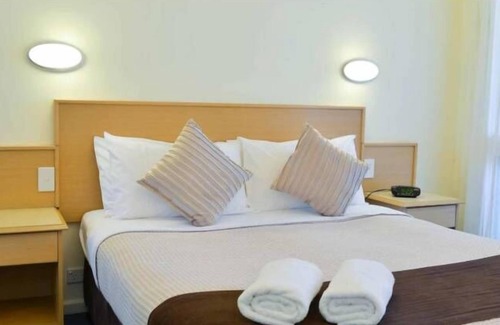 Elizabeth Beach House | Pacific Palms Resort - Elizabeth Beach
