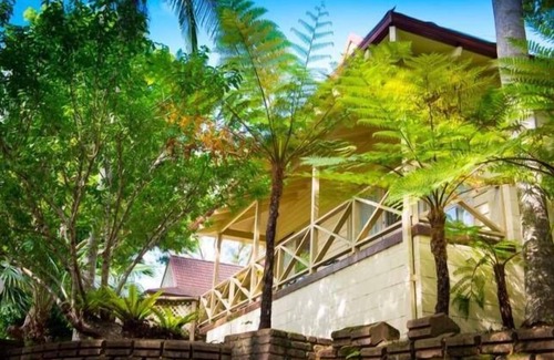 Elizabeth Beach House | Pacific Palms Resort - Elizabeth Beach