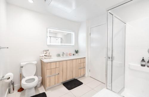 Downtown Apartment | Pacific Pearl 2 bed Apt with FREE PARKING in Santa Monica