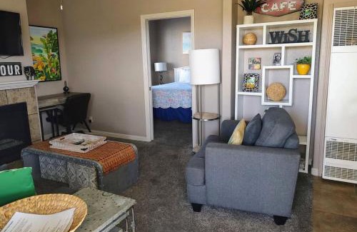 Oceano House | Pacific Plaza #407 - Tropical Treat - 1BdrmUp-2Q