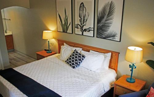 Oceano House | Pacific Plaza #605 - Seaside Flamingo Retreat - 1BdrmD-K-QSofa