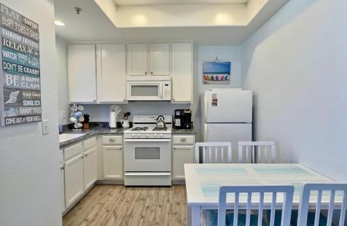 Oceano House | Pacific Plaza #608 - Oceano Getaway - 1BdrmUp-K-QSofa