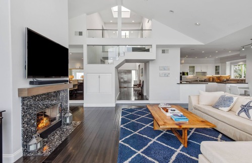 Central Malibu House | Pacific View in Malibu/Pool/Hot Tub/View/High-End