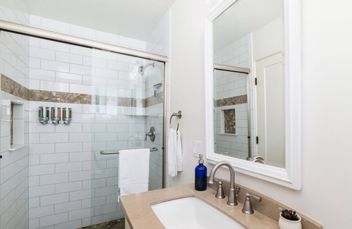 Townsite Condo | Pacific Villas - Unit 3