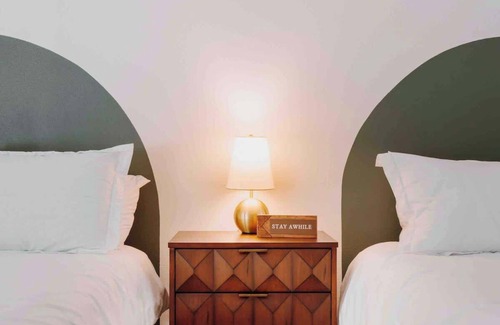 Packwood Hotel | Packwood's Woodsy Room