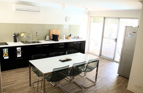 Padbury Villa | Padbury Guest House - privacy & comfort