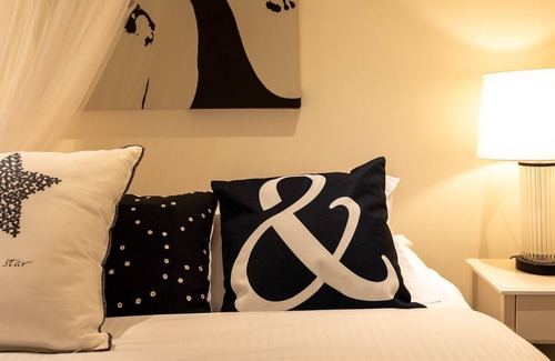 Barrengarry House | Paddington Cottage - romantic weekend away or a great place for family catch up