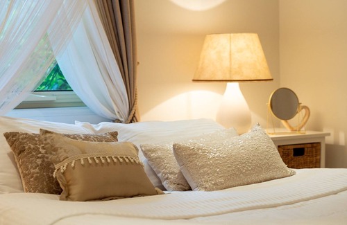 Barrengarry House | Paddington Cottage - romantic weekend away or a great place for family catch up