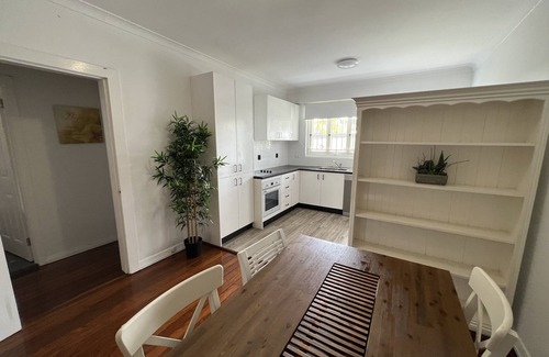 Paddington Apartment | Paddington Pad 2 bedrooms Ground Floor Walk Suncorp Train Cafe nfree Parking