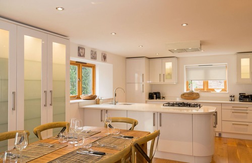 Bridgnorth House | Paddock Barn, Bridgnorth: A modern converted barn