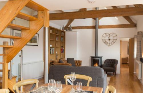 Bridgnorth House | Paddock Barn, Bridgnorth - A modern converted barn
