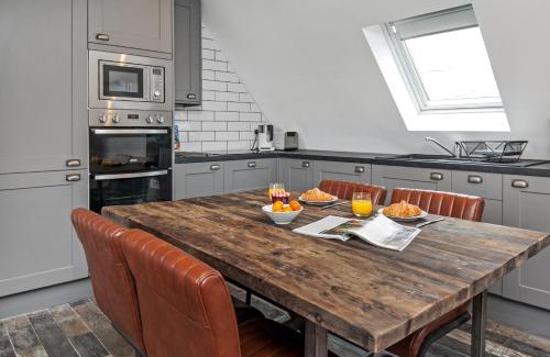 Littleton Apartment | Paddock View