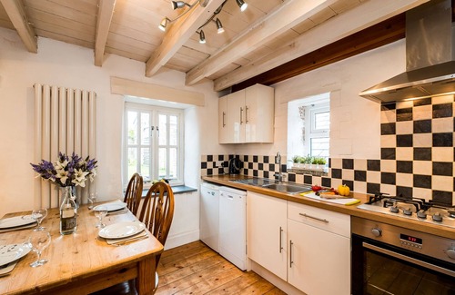 Trevone Cottage | Padstow, walk to the beach, family & pet friendly, open fire, coastal footpath