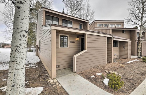 Pagosa Springs Apartment | Pagosa Springs Condo w/Patio, 4 Mi to Hot Springs