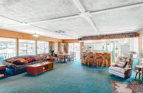 Bass Lake House | Paha Lakefront