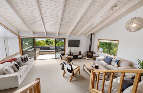 Paihia House | Paihia Bay Views, 4 bedroom with Spa Pool