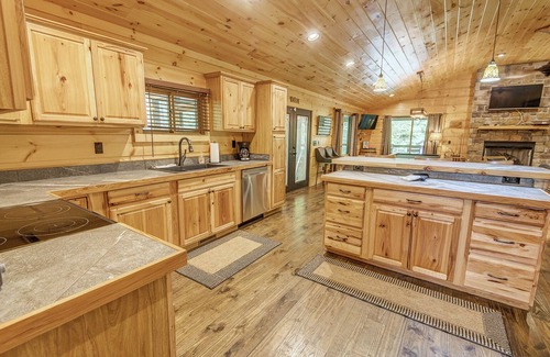 Greeneville Cabin | Paint Creek Luxury Cabin