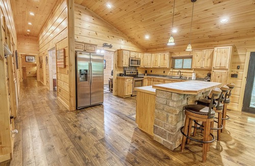 Greeneville Cabin | Paint Creek Luxury Cabin