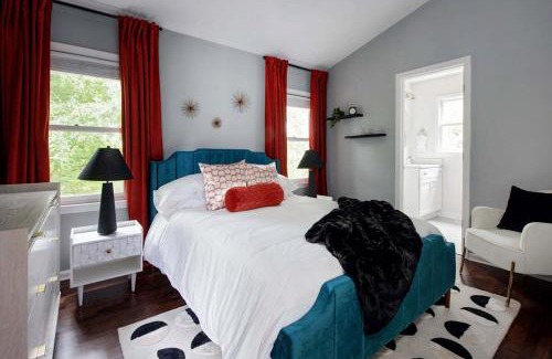Virginia Highland House | Paint it Black