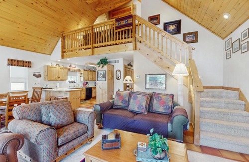 Angel Fire House | Painted Pony Cabin