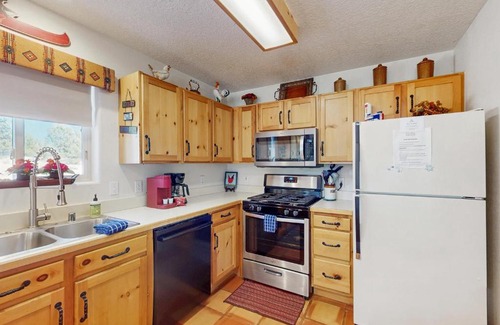 Angel Fire House | Painted Pony Cabin