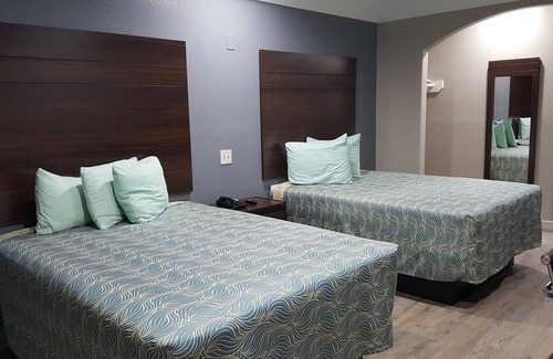 Barker Hotel | Palace Inn Hwy 6 North & Clay Rd