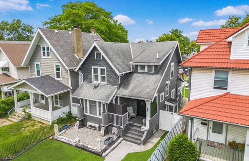 Old North Columbus House | Palace Ramses: OSU/SOHUD Luxury Home w/Barcade/Gym/Throne/1st Flr Master Suite