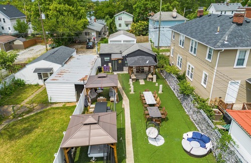 Old North Columbus House | Palace Ramses: OSU/SOHUD Luxury Home w/Barcade/Gym/Throne/1st Flr Master Suite