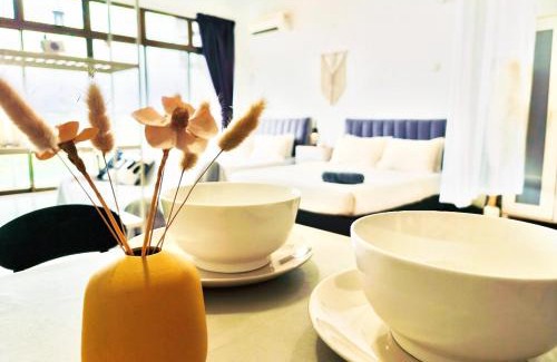 Taman Mount Austin Apartment | Palazio Mount Austin studio with Balcony 4 plus 1pax with TV box 5mins AEON 3a06