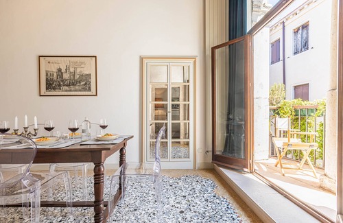Dorsoduro Villa | Palazzetto Moonstone
