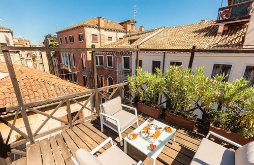Dorsoduro Villa | Palazzetto Moonstone