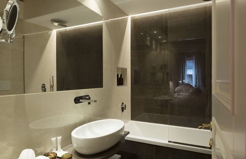 Rione III Colonna Hotel | Palazzo Caruso