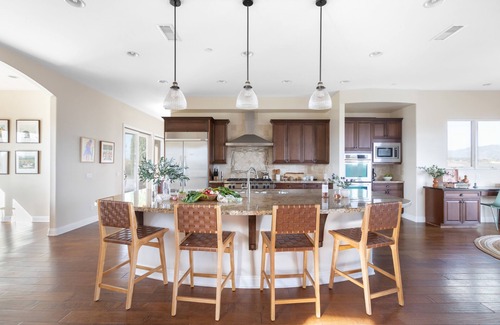 Temecula Villa | Palazzo Del Sol By AvantStay | Breathtaking Home w/Mountain Views & Hot Tub
