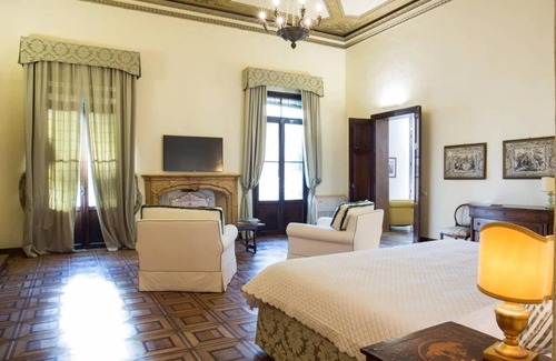 Historic Centre Hotel | Palazzo Mantua Benavides Suites and Apartments