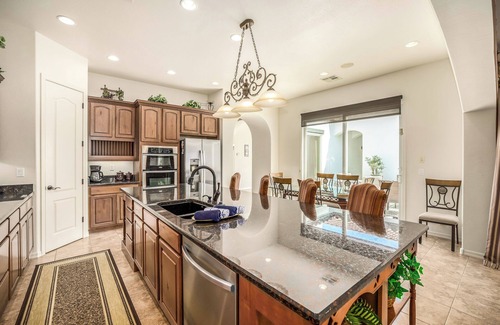 Waddell House | ⭐~ PALAZZO TOSCANO~UP TO 13*IND.BEDS~HEATED POOL+SPA~TENNIS~GOLF~BASEBALL~