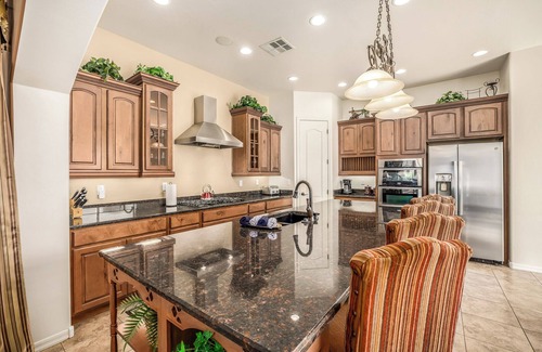 Waddell House | ⭐~ PALAZZO TOSCANO~UP TO 13*IND.BEDS~HEATED POOL+SPA~TENNIS~GOLF~BASEBALL~